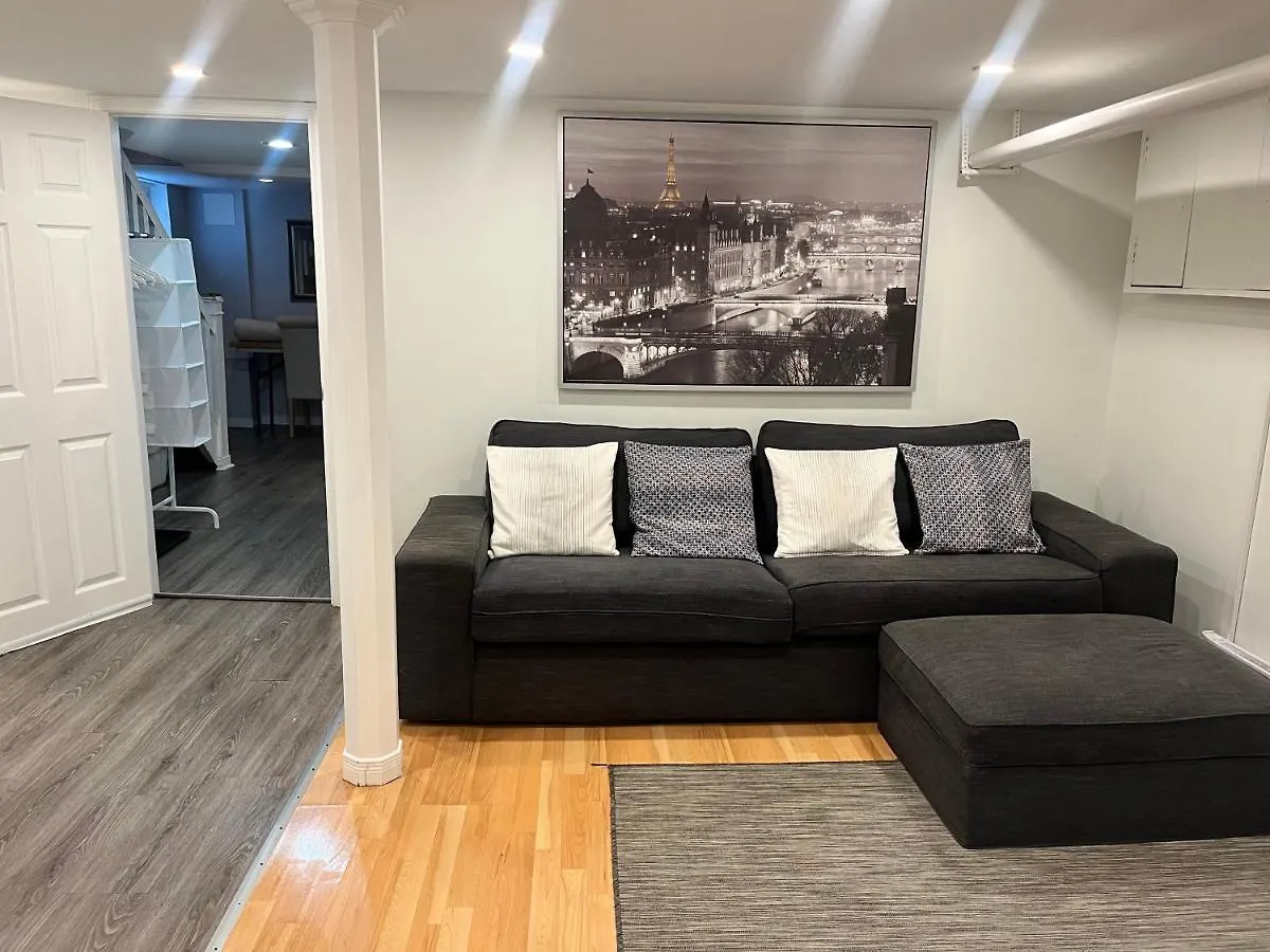 Entire Suite: Private Basement Studio Apartment! Toronto Canadá