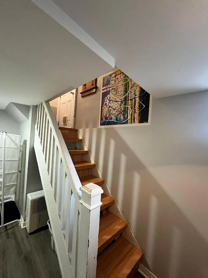 Entire Suite: Private Basement Studio Apartment! Toronto Canadá