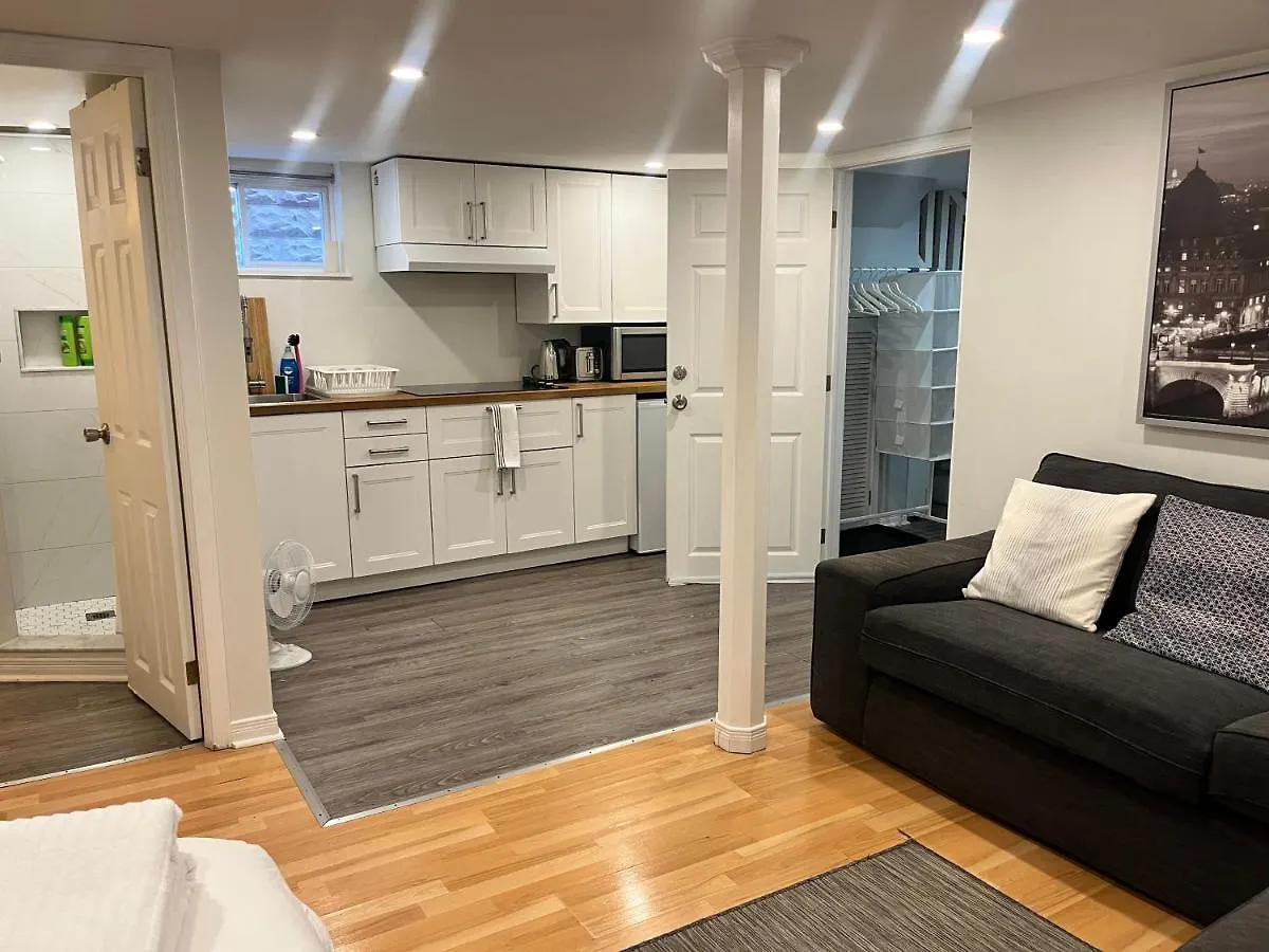 Apartamento Entire Suite: Private Basement Studio Apartment! Toronto
