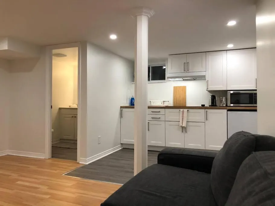 Entire Suite: Private Basement Studio Apartment! Toronto