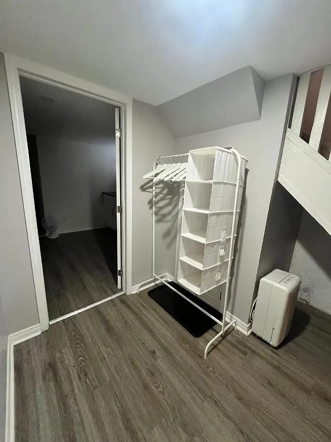 Apartment Entire Suite: Private Basement Studio Apartment! Toronto Canada